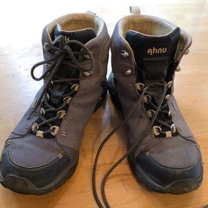 Ahnu size 8 leather waterproof hiking boots